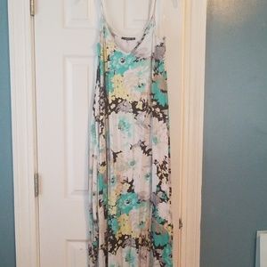 Maxi dress with pockets